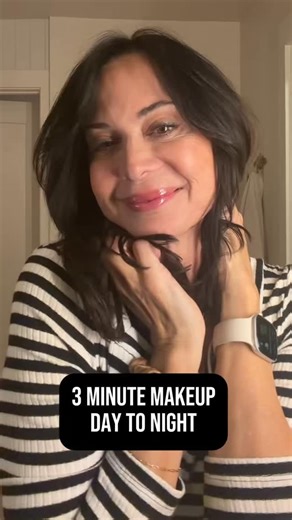 Quick day-to-night holiday glow. 🌟 Just a few simple swaps for a festive refresh - and a little sparkle. Nothing heavy, nothing complicated… just feeling good and glowing ✨ @ilia Eyeshadow stick in Vignette @refybeauty Blur Liner in Opal @maybelline Colossal Bubble Mascara in Blackest Black @lorealparis Infallible eyeliner in Brown Denim @makeupbymario Blush Stick in Soft Peach @rhode Peptide Lip Tint in Raspberry Jelly @charlottetilbury Unreal Blush in Peachy Glow @shiseido lash curler @saiebe