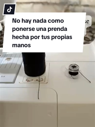 👗 Con nuestro curso de costura aprenderás desde lo básico hasta confeccionar prendas completas, con acceso de por vida y soporte constante. ¡Convierte tu pasión por la costura en un nuevo estilo de vida! 💕 💬 Si te interesa más contenido como este comenta