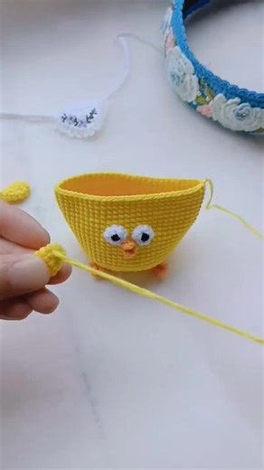 Hồi nhỏ hông có điều kiện chơi mấy cái nì, giờ chơi vẫn kịp he?! 😜😛🥰 #crochet #moclen #handmade #cute #chicken #wallet #fyp