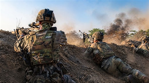Soldiers train tactical movement during Salaknib exercise