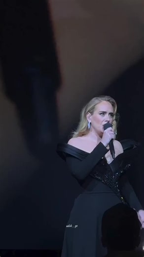 Someone like you Adele 🥺😭 .#adeleweekend #adelemusic #adeleadkins #adele #fyp #creatorsearchinsights #adelelasvegas #adeleweekends #adeleloveforever #weekend50