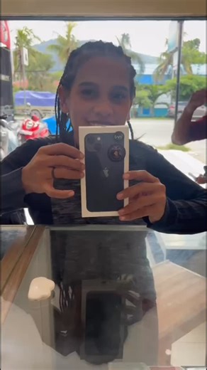 Fistore_Jayapura on Instagram: "Unboxing ip 13 128gb new resmi iBox"