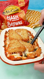 Hash Brown Topped Brunch Pie! ✨🧀 Crispy, golden, and cheesy in all the best ways this brunch bake is a full-on weekend vibe. Think sausage, bacon, spinach, mushrooms, and halloumi layered under a topping of McCain Hash Browns. 😍 Ad Pop it in the oven or air fryer and wait for that bubbling cheesy crust. It’s hearty, easy, and way more exciting than your usual brunch. Recipe (Serves 2) 🥓 Cook the fillings: In a pan, fry the mushrooms until golden, then add the spinach to wilt. Set aside. 🍅 Ma