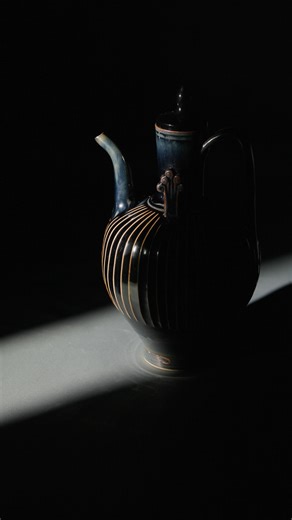 Behold the ethereal interplay of black and white in fine Chinese works of art. Hong Kong Asian Art Week presents exquisite treasures from the Puyaguting Collection. Highlights include an exceptional Northern Song-Jin black-glazed ribbed ewer with delicate white slip vertical lines and a large, rare Five Dynasties-Northern Song Ding white-glazed zhadou tea vessel. At 22cm wide, this zhadou is likely the largest example available on the market, showcasing the refined aesthetic philosophy that valu