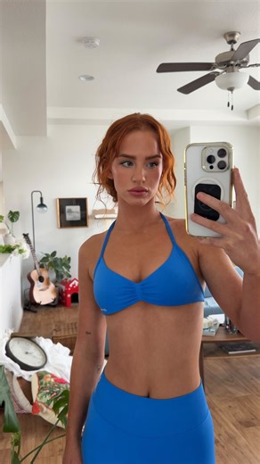 Julia Hatch on Instagram: "Shoulder day workout routine: 💙 (Set from @dfyne.official ) Warm up- Start with 30 min walk/ run pull ups 4x10 Seated smith machine shoulder press 4x10 shoulder raises 4x10 Front delt raises 4x10 Face pulls 4x12 Finish w/ abs: Hanging leg raises 3x until failure"