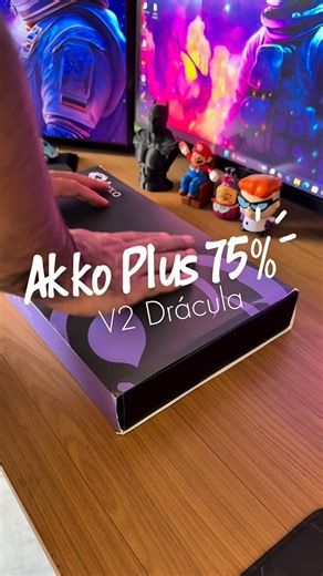 Lukas Ferreira on Instagram: "AKKO Plus V2 75% – Dracula Edition Hoje o unboxing é desse teclado mecânico premium com layout 75%, ideal para quem busca equilíbrio entre compacidade e funcionalidade. Mantém setas e cluster de navegação, reduzindo espaço na mesa sem perder produtividade. 🔧 Especificações Técnicas: 📐 Layout: 75% (aprox. 81/82 teclas) 🔘 Switches: Akko mecânicos (Red / Brown / Blue, hot-swappable dependendo da versão) Eu optei pelo switches Blue com clique audível, foco em digitaç