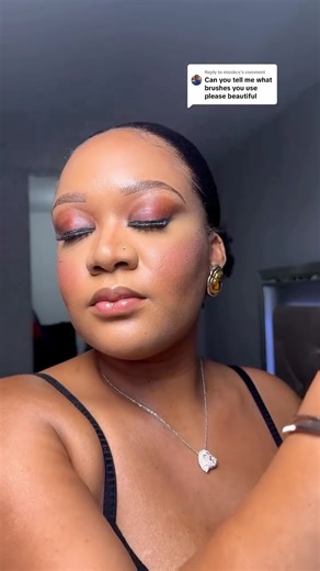 Alima Miller on Instagram: "Once you learn blending + placement, the makeup starts making sense. 💄💋 @ecotools #makeuptips #makeupeducation #makeupbrushes #makeupblending #beautycreator #beautyinfluencer #blackbeautycreator #reelsinstagram #instagramreels #reelsbeauty #softglam #everydayglam"