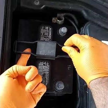 2004 - 2008 Chrysler Crossfire Battery Bracket Removal