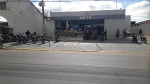 3.4K views · 153 reactions | VEJA COMO ESTÁ À MOVIMENTAÇÃO NA CAIXA ECONÔMICA FEDERAL DE SALGUEIRO HOJE | TV Vaqueira | Facebook