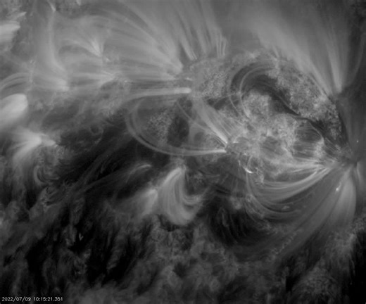 SDO/AIA: Flare Today in 171 Å 9.7.2022 • The Atmospheric Imaging Assembly on NASA's Solar Dynamics Observatory (SDO) captured this view of the flare in the Sun's southern (SSW) hemisphere today and yesterday over a period of approcimately 19 hours The image shows the Sun as viewed at 171 Angstroms (Å). Ultraviolet wavelengths help solar physicists study the fine magnetic structures in the Sun's super-heated atmosphere, or corona. • SDO AIA 171 Angstrom AIA 171 Å - Solar Region: Upper Transition 