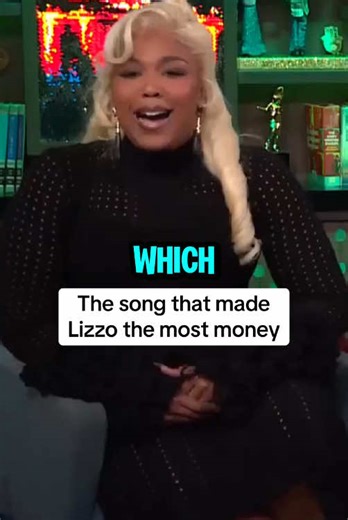 Commercial money is probably crazy 👀 #lizzo #singer #musician #interviewclips #interview #podcastclips #streamclips #story #storytime #snoopdogg #andycohen