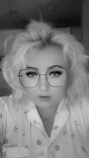 @Miss and Mr CoCo @Bella The English bulldog 🐶