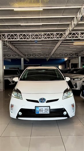 2014 Toyota Prius for Sale with Low Mileage