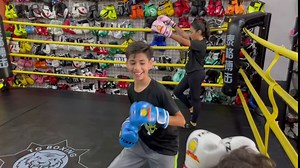 TEKXYZ Bad Kids Series Boxing Gloves 6 OZ, White - Synthetic Leather Kids Boxing Training Gloves with Vivid Color for Boys and Girls Age 3 to 12 Years Old
