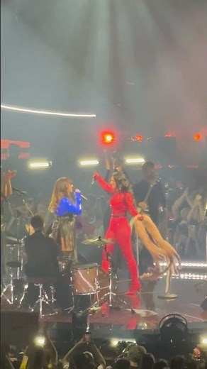 Dua Lipa feat. Ewa Farna - Na ostrý nože LIVE PRAGUE 2025