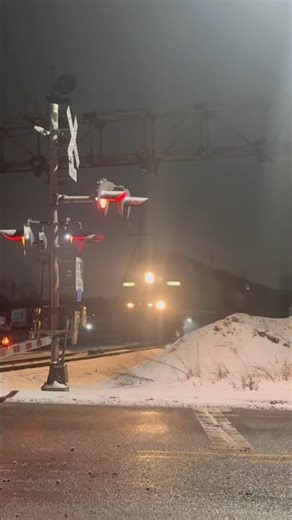 CSX L302 Hauls Through Howell MI #trains #railroad #railtrack #railfan #csx #railway #railwaycontent