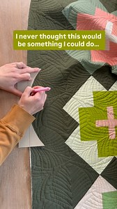 I’m doing it! 😅😳 . My grandmother created a double wedding ring quilt with scalloped edges and I have admired it ever since she made it probably 30 years ago. There was something sweet, simple and thoughtful about it that I knew I wanted to replicate one day. Well, after lots of trial and error, I finally figured it out and I am SO excited to include it as one of the 10 binding/quilting techniques in Quilting Finishing Fellowship, our online course that opens for enrollment this Thursday, 9/4-