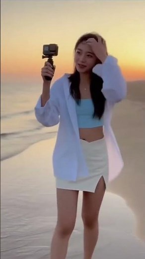 18 & Unforgettable: A Model's Cinematic Beach Swim Vlog (85mm Lens)