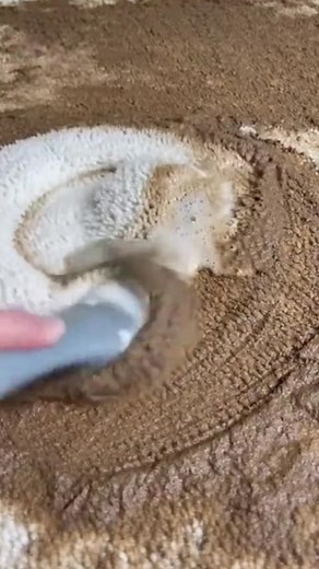 Pulizia profonda del tappeto ASMR — senza parlare🧼 Pulizia del tappeto con audio chiaro. Nessun parlato, nessuna musica. Schiuma, strofinamento e risciacquo con acqua. Perfetto per dormire o per il relax di sottofondo. #ASMR #PuliziaProfonda #Soddisfacente #PuliziaTappeti #fblifestyle #AI . . . (Solo a scopo di intrattenimento. Consultare i professionisti se vengono presentate indicazioni sulle attività. Non è implicita l'affiliazione a un marchio, se ne vengono mostrati. Se ispirati a eventi r