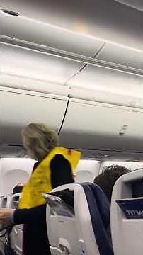 Southwest Airlines flight attendant safety demo #aviation #safetytips #southwest #flightattendant