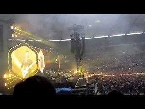Coldplay - Yellow live in Hamburg