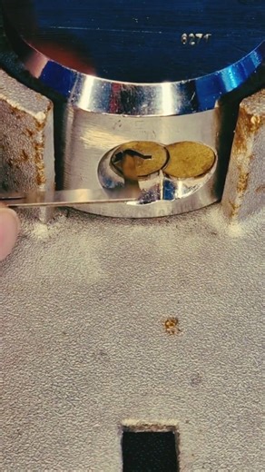 10K views · 141 reactions | Master puck lock vs slim pickings #covertcompanion #hacker #lockpicking #military #LOCK #locksmith #security #axethrowing #padlock #bypass #sec #viralvideo #fyp | Captain Lock Smith | Facebook