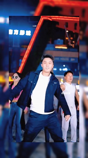 #帅哥 #广场舞 #经典老歌 #fyp #foryou #Dance #hansamboy