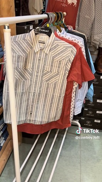 Discover Stylish New Men's Ariat Button Ups