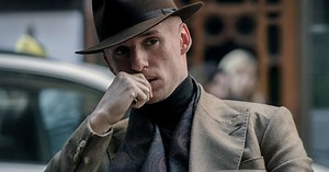 Eddie Redmayne vira assassino profissional no trailer de "O Dia do Chacal"