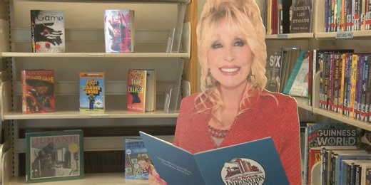 Dolly Parton’s Imagination Library distributes 100,000 books in southern Illinois