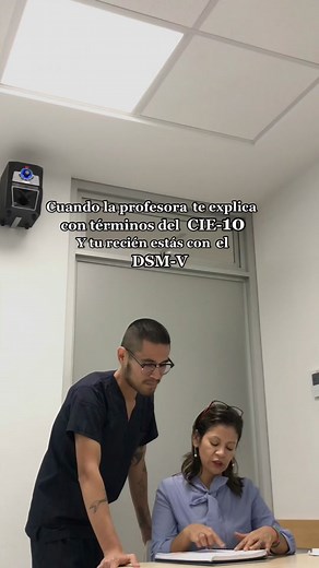 El CIE-10 y el DSM-V son clasicos para estudiantes de psicología 🤫