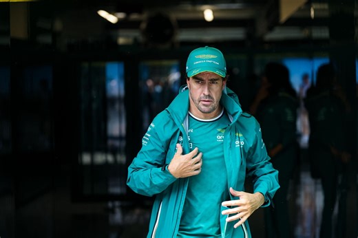 Fernando Alonso discusses F1 future with Aston Martin beyond 2026