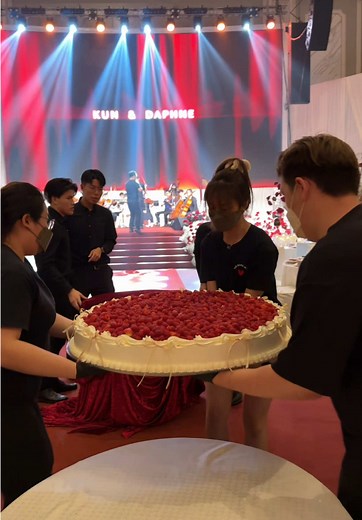 Creating the Ultimate Table Cake: A Satisfying Journey