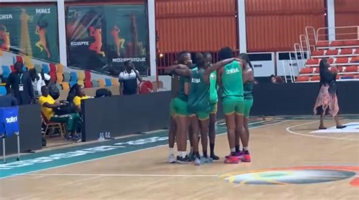 22K views · 295 reactions | “À la veille du choc face au Nigeria, les Lionnes du Sénégal viennent de boucler leur dernière séance d’entraînement au palais des sports à Abidjan. Une séance intense, dans la concentration et la détermination. Le coach adjoint Madiene Fall, se veut rassurant : l’équipe est prête pour relever le défi face aux quadruples championnes en titre. Le Nigeria . | TFM | Facebook