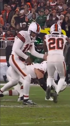 Joe Flacco With The CLEANEST Fake Handoff (Play Action) EVER | #jets vs #browns | #nfl #football #yt