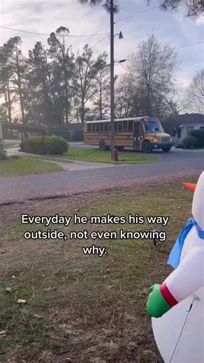 4.2M views · 267K reactions | Compassion and empathy have no age limit, and it's heartwarming to see these young ones spreading love and joy to those who need it most. Show some ❤️ in the comments to the people out there spreading kindness! : neverevergrowup #Spreadlove #GiveBack #TheSecret #lawofattraction #loa #manifestation #askbelievereceive | The Secret | Facebook