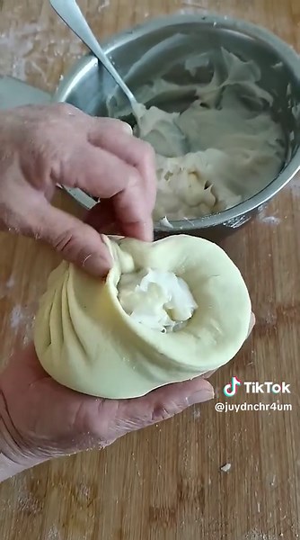 How to Make Delicious Stuffed Bread at Home