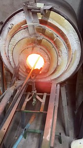 51 reactions |    #verresoufflé #glassblowing #art #artisan #noël #christmas #perenoel | Yoann Agostinho | Facebook