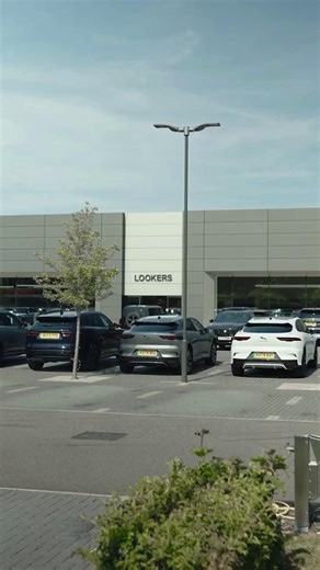 Land Rover has been tackling the toughest terrain since 1947 and it’s still all about performance. Visit one of our five dealerships, including London, to explore our range of new and used approved Defender, Discovery, and Range Rover models to see what makes them so special👉 https://ow.ly/WzpZ50Xu3h1 | Lookers