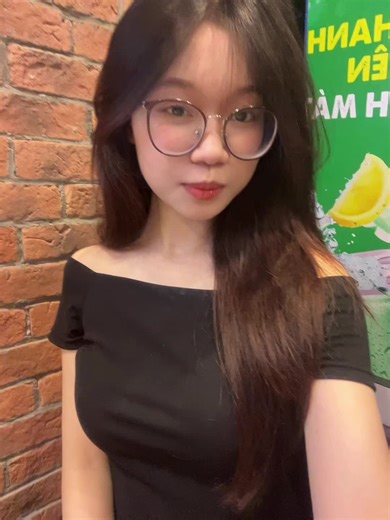 Indoor Photo Shoot Tips for Young Women