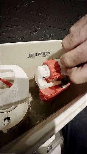 Leaking toilet: adjusting the float (easy)