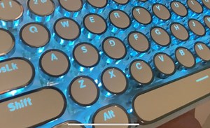 Watch FULL REVIEW - Camiysn Typewriter Style Mechanical Keyboard on Amazon Live