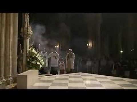 MAGNIFICAT ROYAL - MESSE TRADITIONNELLE A NOTRE-DAME DE PARIS 17 JUIN 2008 (09)