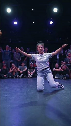 Robotic Girl's Epic Dance! 🤖🔥