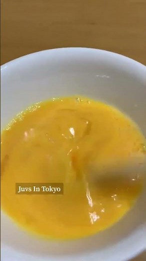 🥚How to beat egg with 🥢chopsticks for beginners #shorts