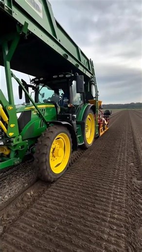 Ultra Fast Precision Field Planter Machine #farmingtech #tractorlife #aginnovation