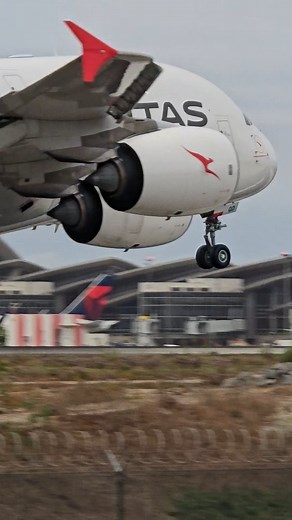 88 reactions | Epic moment to see the king of sky @qantas landing at LAX. #aviation #planespotting #qantas #airbusa380 #airport #losangeles | Aviation LAX | Facebook