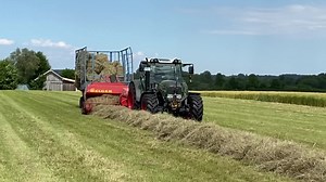 248K views · 2.8K reactions | Zu sehen ein #Fendt 211 mit einer #Welger AP 53, aufgenommen von Franz Steiner. | profi | Facebook