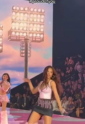 Tzuyu mal à l'aise mais éblouissante sur scène