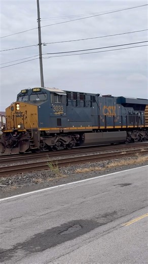 CSX 3033 ES44AH Leads CSX M368 At Lake Avenue Blasdell NY 11/8/25